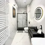 Apartment Concierge Tower *